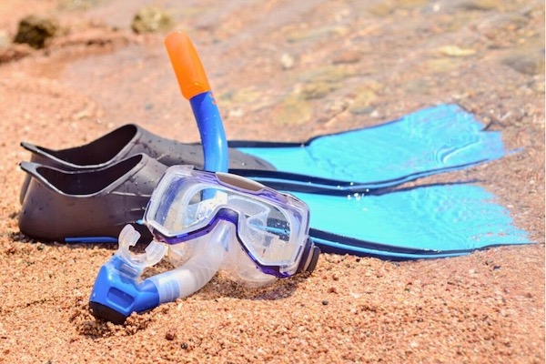 Snorkelling equipment