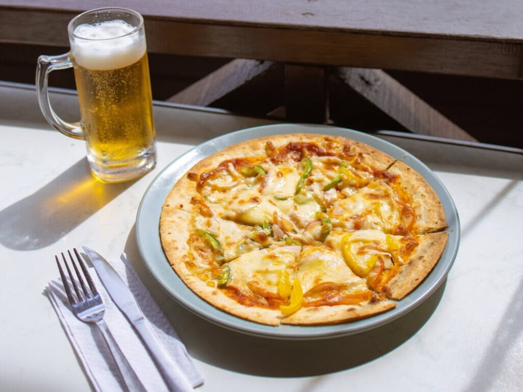 Hawaiian pizza - tuna cafe